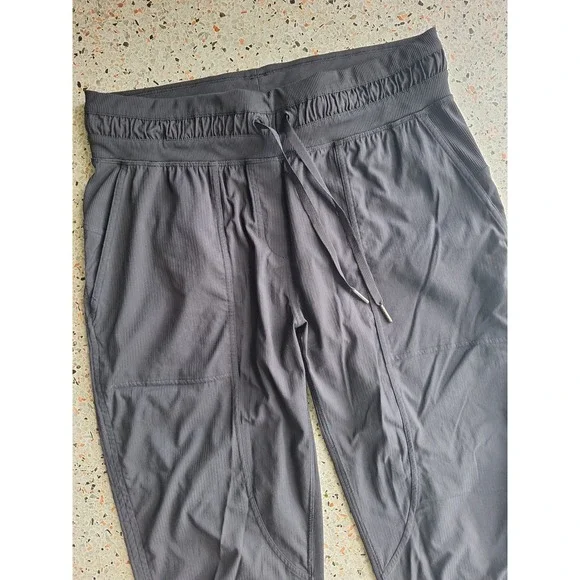 116 Lululemon Dance Studio Mid Rise Cropped Pant - Picture 5 of 12